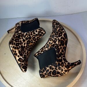 Clark’s Lana 55 Leopard Print Mole Hair  Ankle Boots Size 7.5